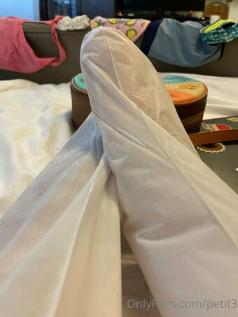 petit3 Nude Leaks Photo 3