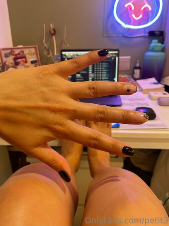 petit3 Nude Leaks Photo 10