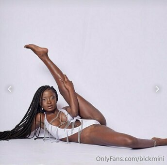 Petite Mini / blckmini / petiteminiature Nude Leaks OnlyFans Photo 27