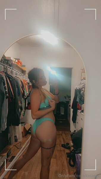 petitebabylee Nude Leaks Photo 1