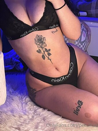 petulkaa / peeeta_hl Nude Leaks OnlyFans Photo 4