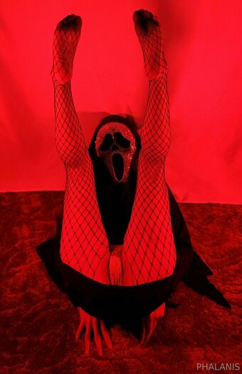 phalanis Nude Leaks Photo 16