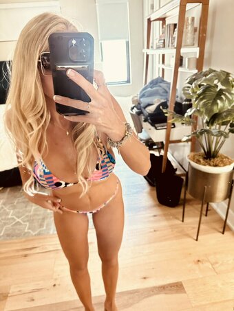 Phatazbombshell / amabombshell / https: Nude Leaks OnlyFans Photo 1