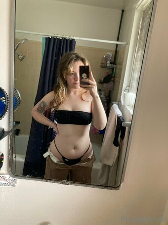 phiabelinda Nude Leaks Photo 22