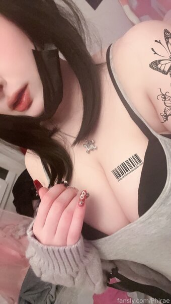 Phirae Nude Leaks Photo 23