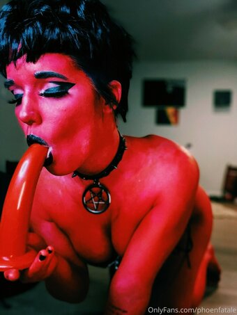 phoenfatale Nude Leaks OnlyFans Photo 14