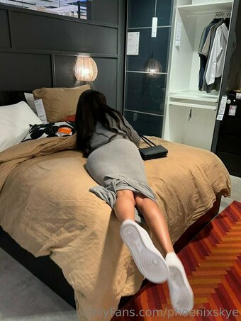 phoenixskye Nude Leaks Photo 19
