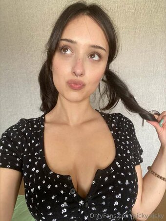pickyvicky / https: / picky.vicky / simplyfunbypickyvicky Nude Leaks OnlyFans Photo 21