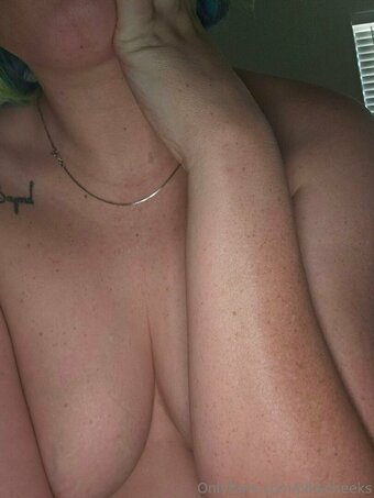 pikacheeks Nude Leaks Photo 10