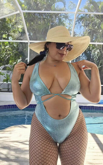 Pineapple Hoops / https: / pineapplehoops / pineapplehoops_official Nude Leaks Photo 4