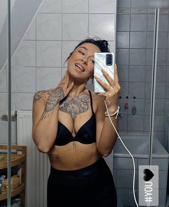 pineapple_ink Nude Leaks Photo 10