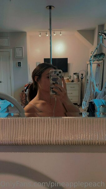 pineapplepeach Nude Leaks Photo 10