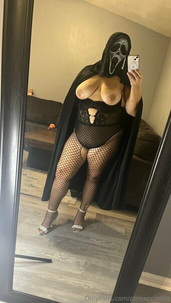 pineappletitz Nude Leaks Photo 27