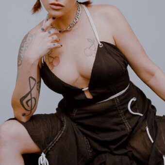 Pitty Nude Leaks Photo 29