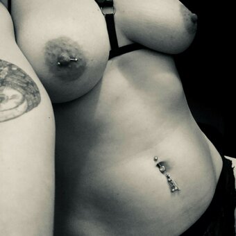 Pixie Holly Nude Leaks Photo 6