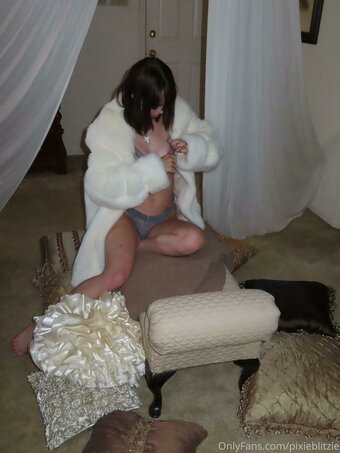 pixieblitzie / Jammin.710 / Jammin.710x / Jammin420 Nude Leaks Photo 15