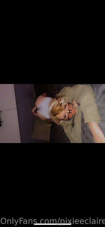 pixieeclaire Nude Leaks Photo 9