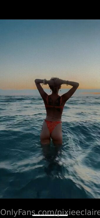 pixieeclaire Nude Leaks Photo 26