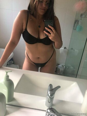pixiepeep Nude Leaks Photo 1