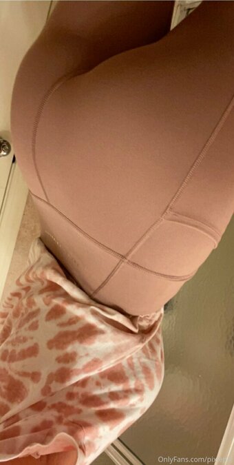 PixiePie123 / mysticalfries Nude Leaks OnlyFans Photo 5