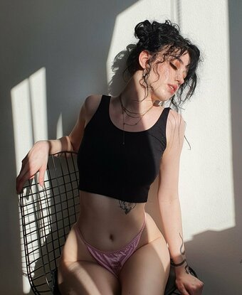 Plasticjupiter / arlenv1 Nude Leaks OnlyFans Photo 4