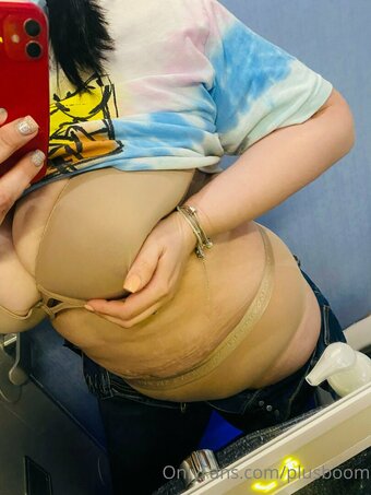 plusboom Nude Leaks Photo 4