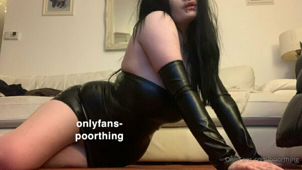 poorthing Nude Leaks Photo 5