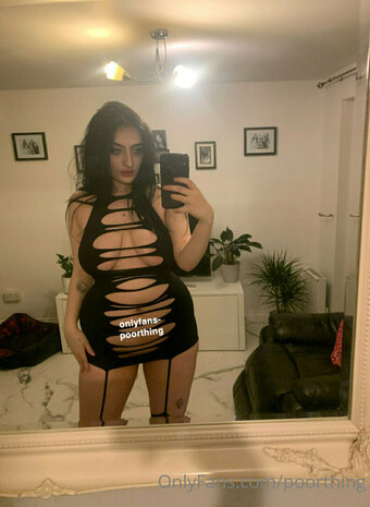 poorthing Nude Leaks Photo 17