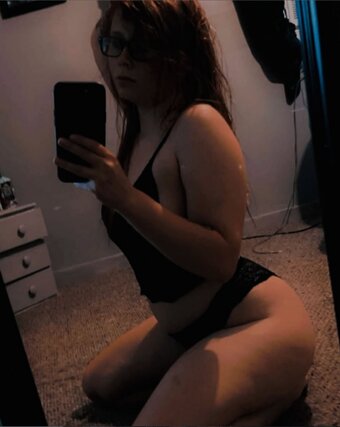 prettycmslt / Casey Devening / lilred.26 Nude Leaks OnlyFans Photo 3