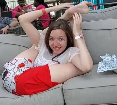 Pretzel Pose Nude Leaks Photo 11