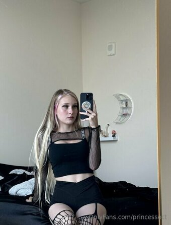princessoct Nude Leaks Photo 10