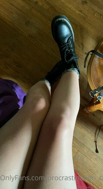 procrastination_central Nude Leaks Photo 2