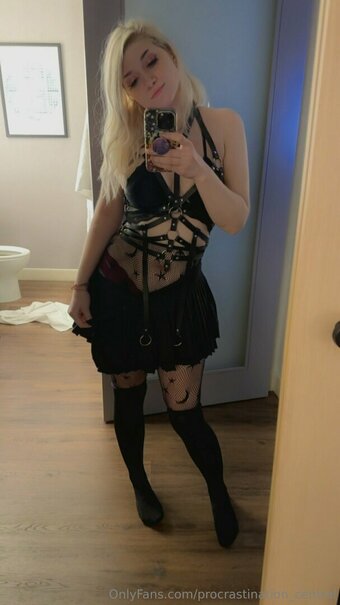 procrastination_central Nude Leaks Photo 10