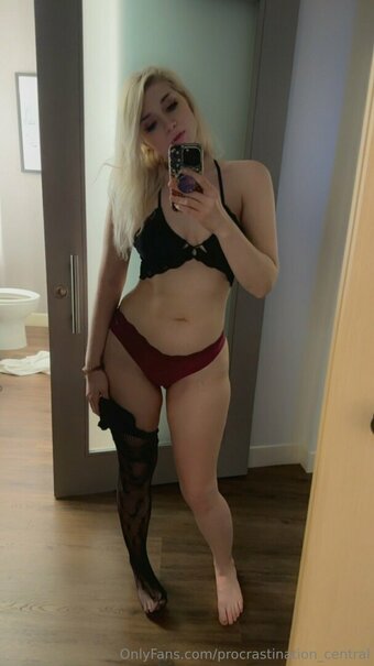 procrastination_central Nude Leaks Photo 13