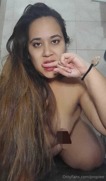 propiee Nude Leaks Photo 13