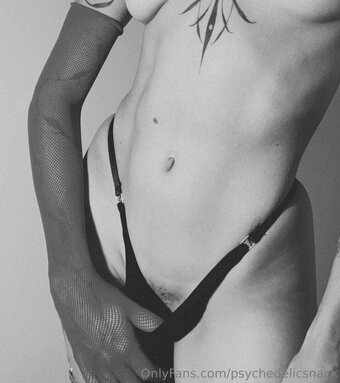 psychedelicsnack Nude Leaks Photo 6
