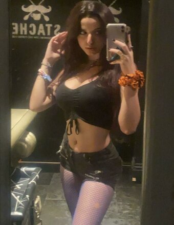 punkpollypocket / crushhxd.velvet / gothpollypocket Nude Leaks OnlyFans Photo 12