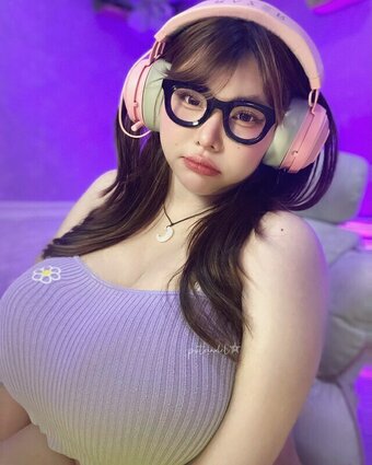 pxtriadel Nude Leaks Photo 10
