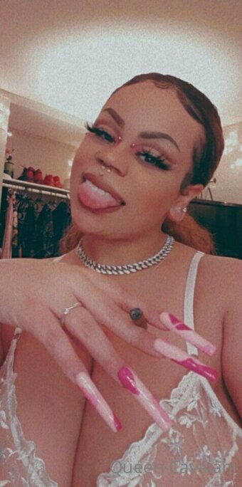 queencavaiani Nude Leaks Photo 2