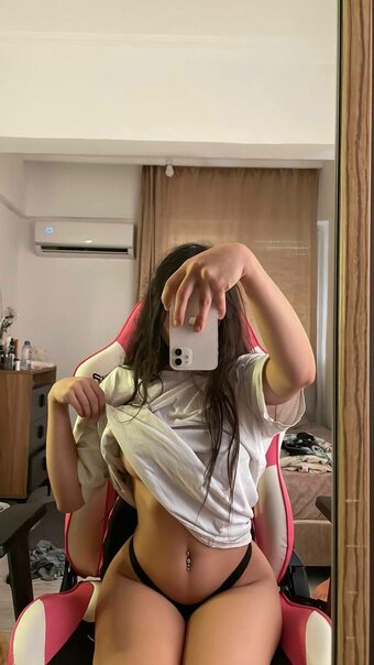 queeneave / _.quen0__ / queeneave_ / queeninbebekleri Nude Leaks Photo 5