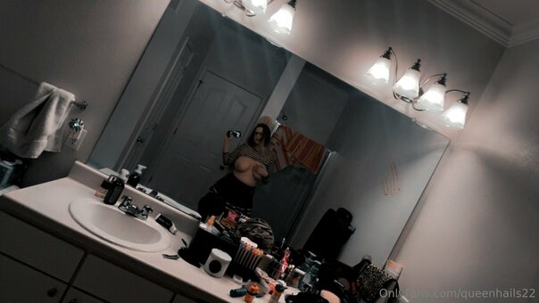 queenhails22 Nude Leaks Photo 11