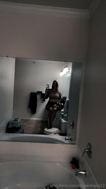 queenhails22 Nude Leaks Photo 13