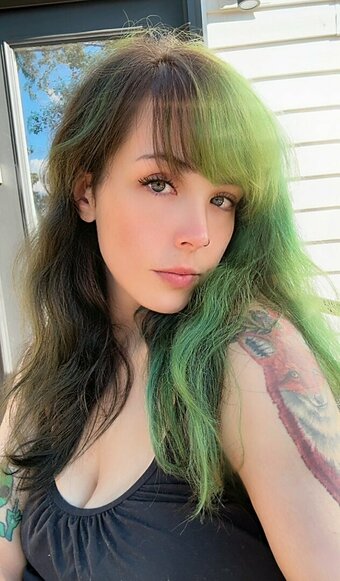 QueenKryptid / Jaclyn Nude Leaks Photo 8