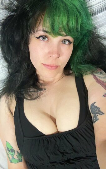 QueenKryptid / Jaclyn Nude Leaks Photo 17