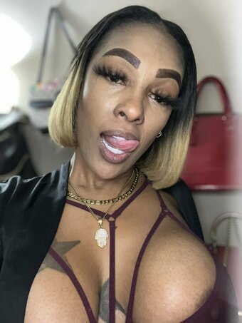 queenstarcandy / queen_starcandy / tharealstarcandy Nude Leaks OnlyFans Photo 2