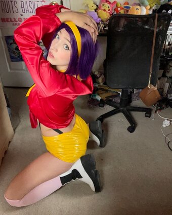 qweeneevee Nude Leaks Photo 4