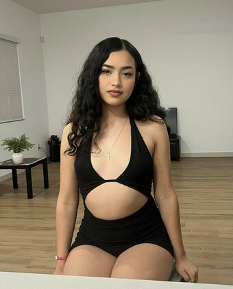 Raenneemo Nude Leaks OnlyFans Photo 1