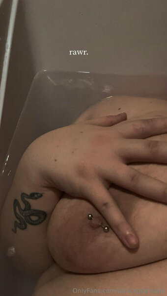 ralucaglodeanu Nude Leaks Photo 15