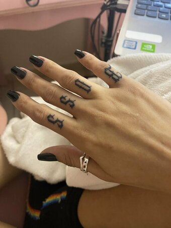 Raphaella Boss Nude Leaks Photo 4