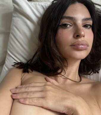 Ratajkowski Nude Leaks Photo 2